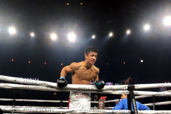 Shohjahon Ergashev beats Mykal Fox