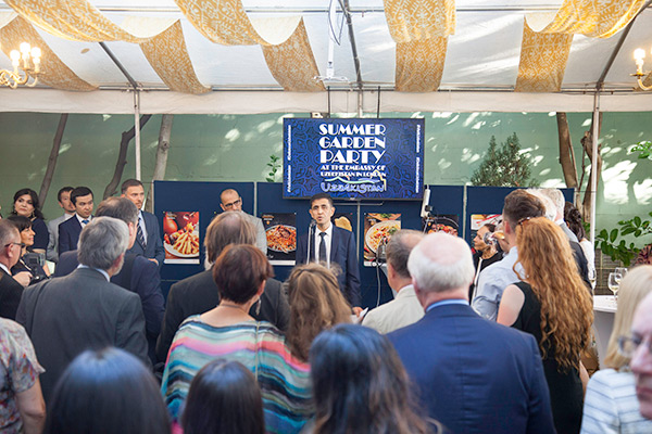 Book “365 Days of Sun” presented in London