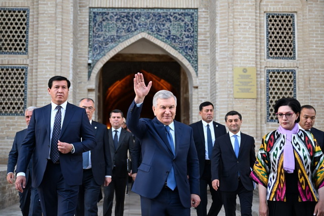 Prezident Shavkat Mirziyoyev eski Buxoroda bo‘ldi