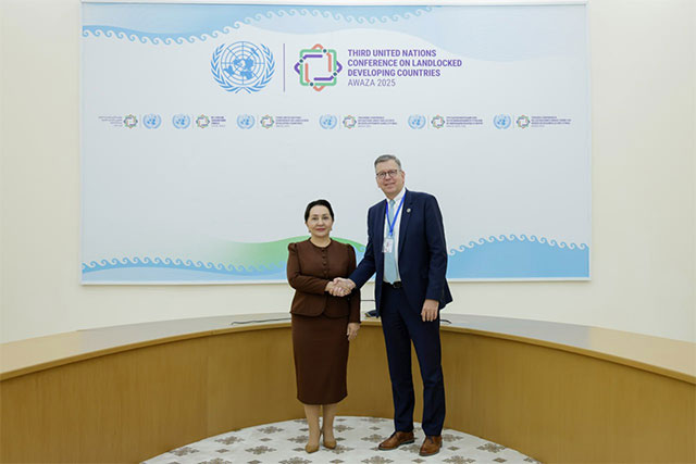 Tanzila Narbaeva Discusses Migration and Anti-Trafficking Efforts with UN IOM Representative